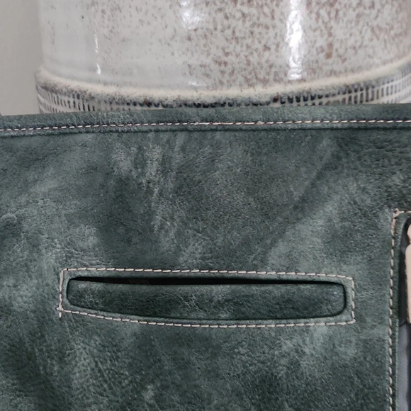 - P&G Tribal Print Crossbody Bag - Picture 6 of 10